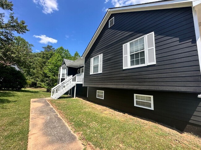 Foto del edificio - 312 Stillwood Ct