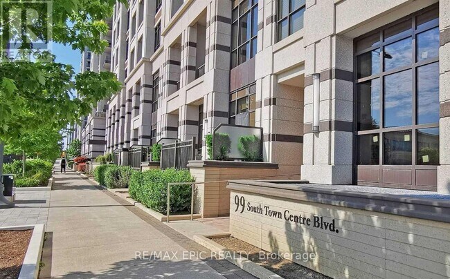 Building Photo - 99 S Town Centre Blvd