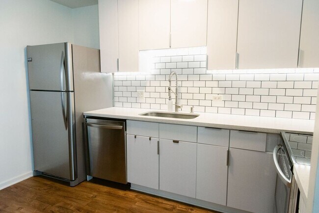 Foto del edificio - Great 1 Bedroom, 1 Bath with Parking * AC ...