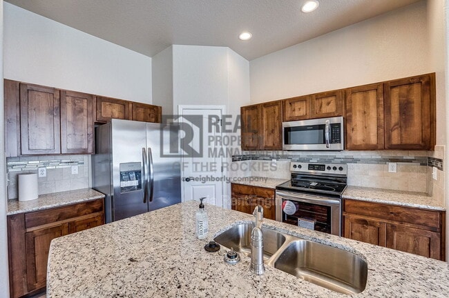 Foto del edificio - 604 Rosedale St