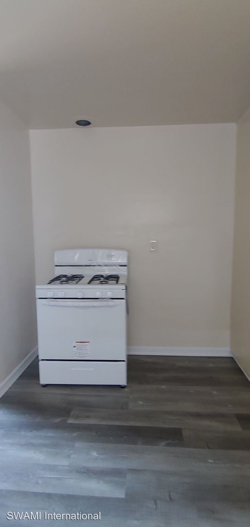 Foto del edificio - 13443-13443 Kornblum Ave.