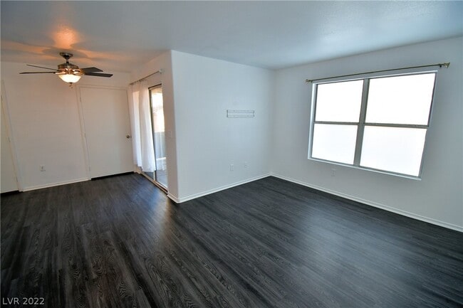 Foto del edificio - 2300 E Silverado Ranch Blvd