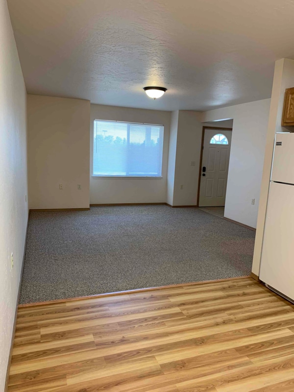 Building Photo - 45 Appleway Dr