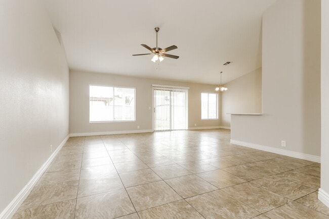 Building Photo - 10235 W Medlock Dr