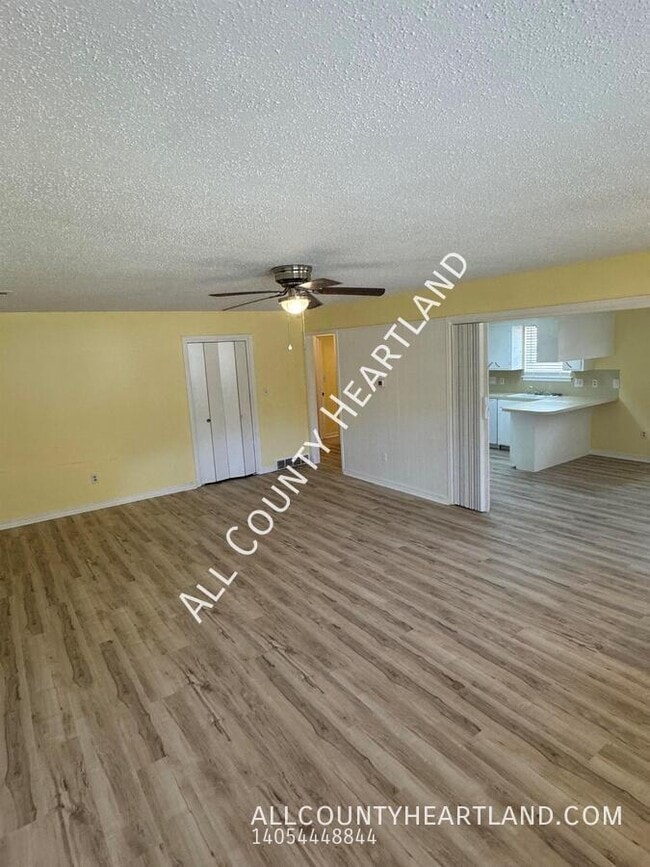 Building Photo - 530 N. Beard-