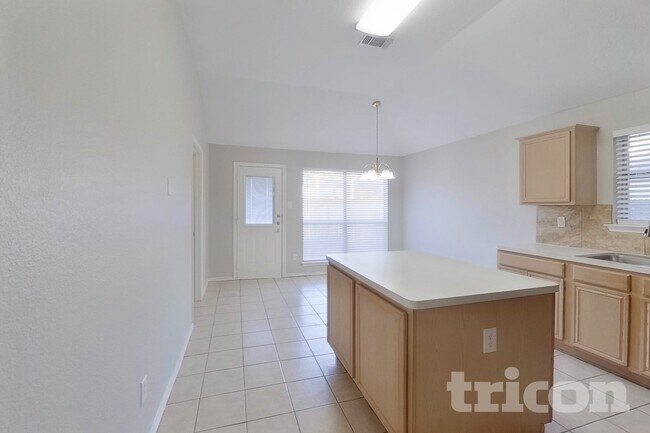 Foto del edificio - 8707 Woodrigg Dr