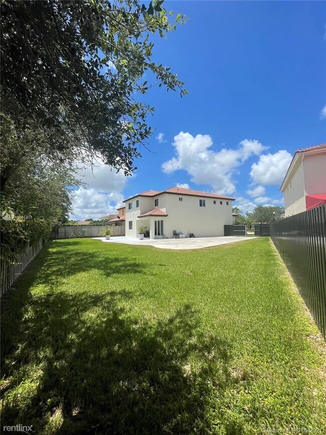 Foto del edificio - 4 br, 3.5 bath House - 107 SE 22nd Ter