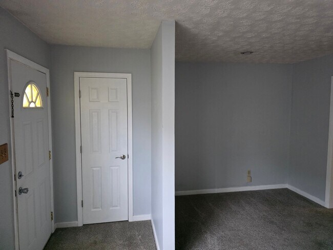Foto del edificio - 5014 Hazelwood Rd