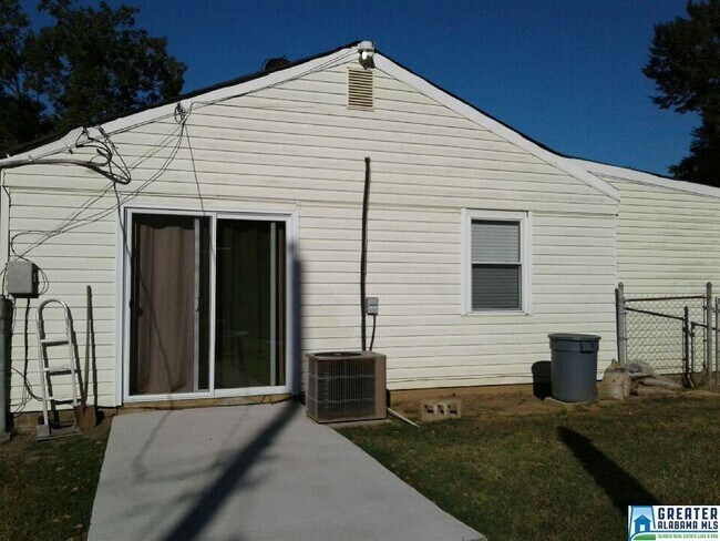 Building Photo - 737 Attalla Pl