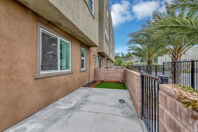 Building Photo - 12727 N Watt Ln