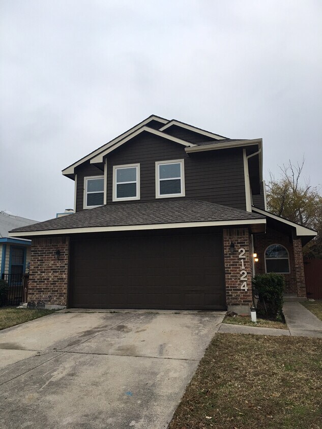 Primary Photo - 2124 Avignon Dr