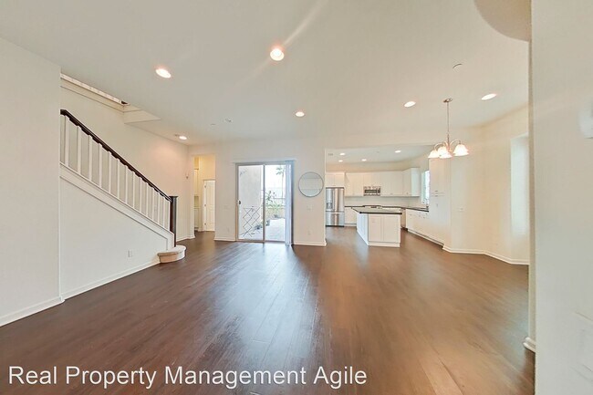 Building Photo - 4 br, 3.5 bath House - 234 Primrose Dr