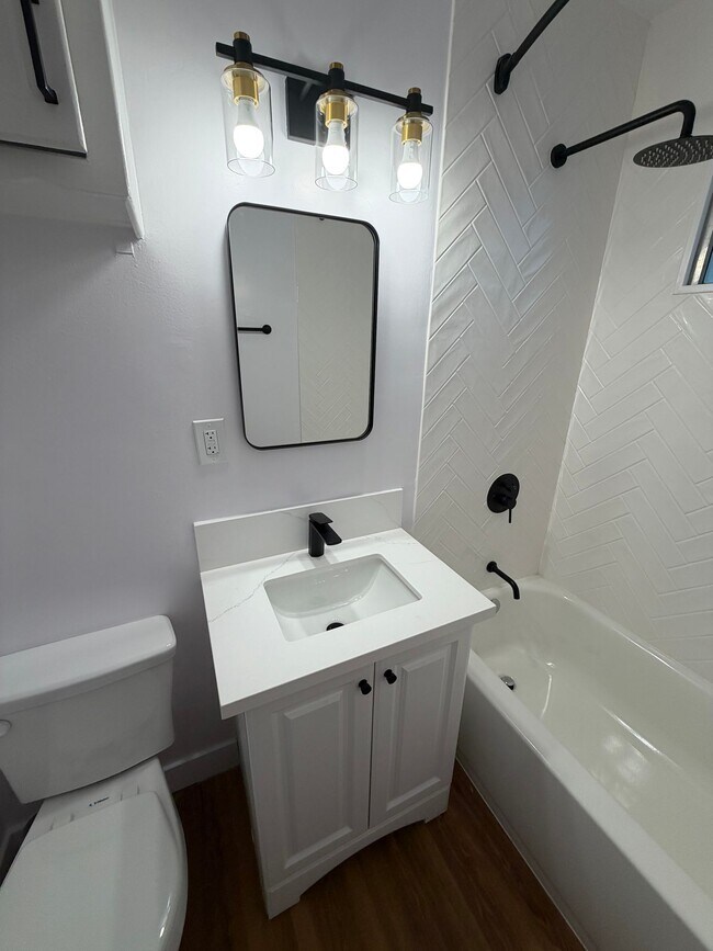 Foto del edificio - 5327 Kinston Ave