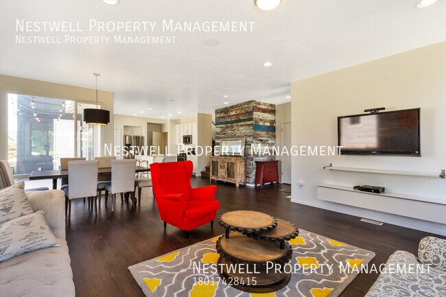 Building Photo - Modern 4-bed Energy Efficient Home in Dayb...