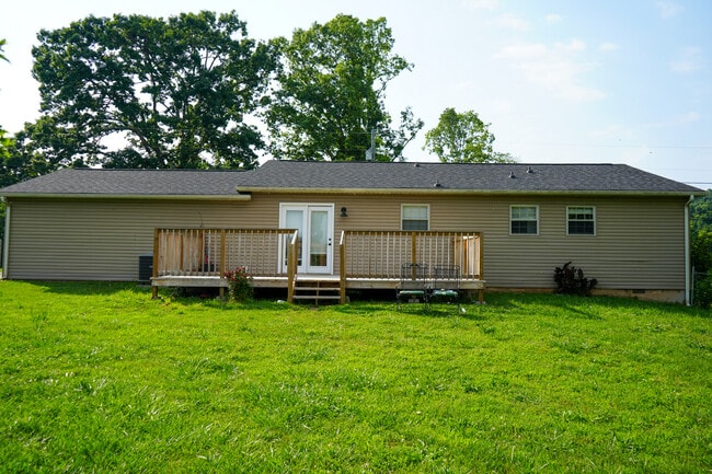 Building Photo - 254 Tom Treece Rd