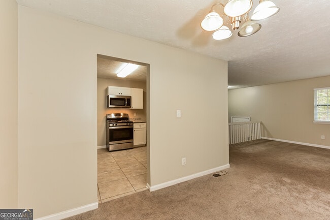 Building Photo - 5869 Bobbin Ln