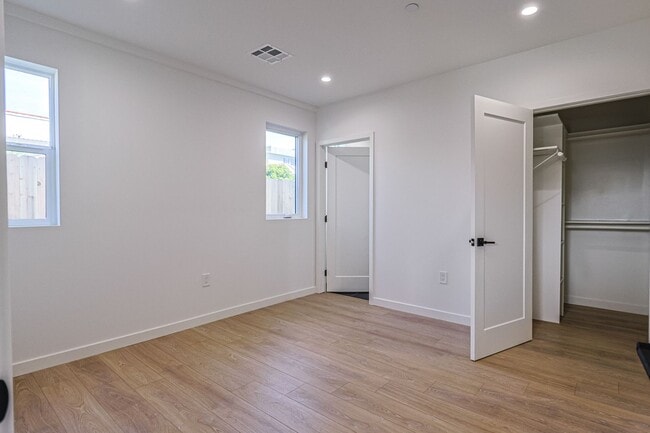 Building Photo - 1227 N June St