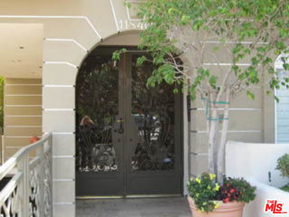 Primary Photo - 11840 Dorothy St