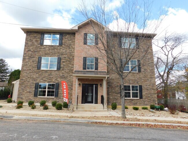 Foto del edificio - 1513 Maple St