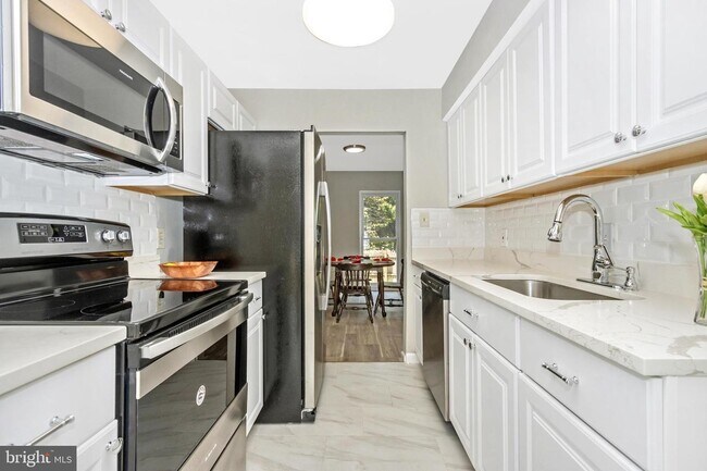 Building Photo - 7429 Mill Run Dr