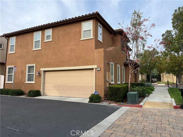 Building Photo - 401 Cardinal Ln