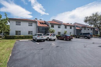 Building Photo - 6550 S Oriole Blvd
