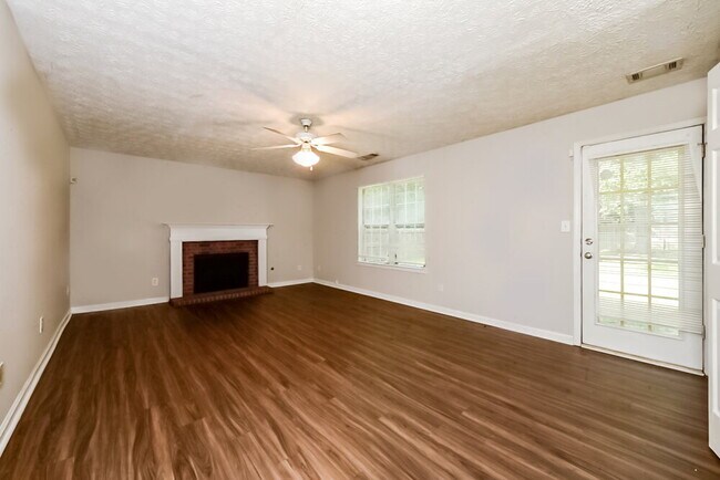 Foto del edificio - 407 Montgomery Pl