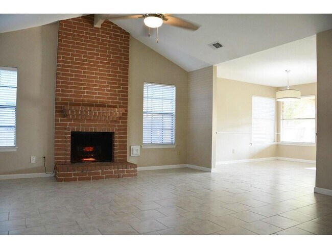 Building Photo - 8007 Vista Del Sol Dr