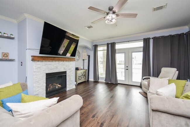 Building Photo - 18131 Blues Point Dr