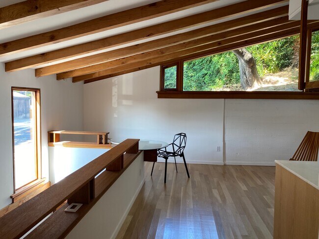 Foto del edificio - 16531 Akron St