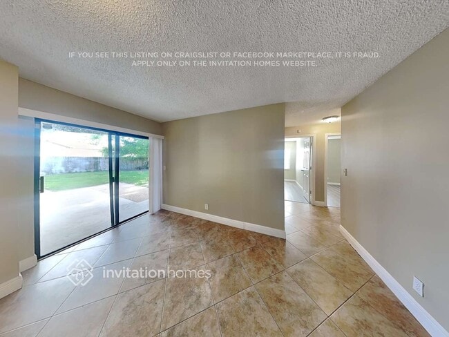 Foto del edificio - 9640 Richmond Cir