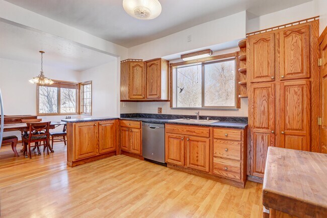 Building Photo - 3915 W 53rd Ave