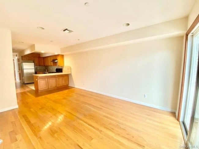 Foto del edificio - 40-33 191st St