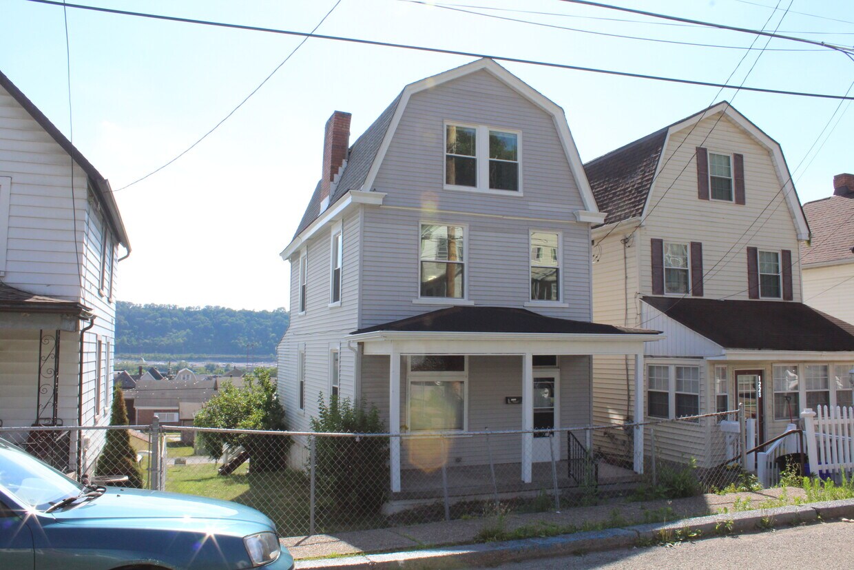1224 4th Ave, Conway, PA 15027 House Rental in Conway, PA