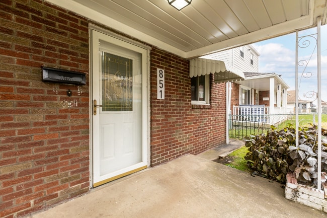 Foto del edificio - 851 Florence Ave