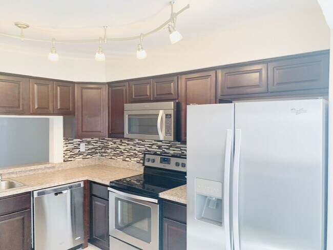 Building Photo - 1364 Battleford Dr