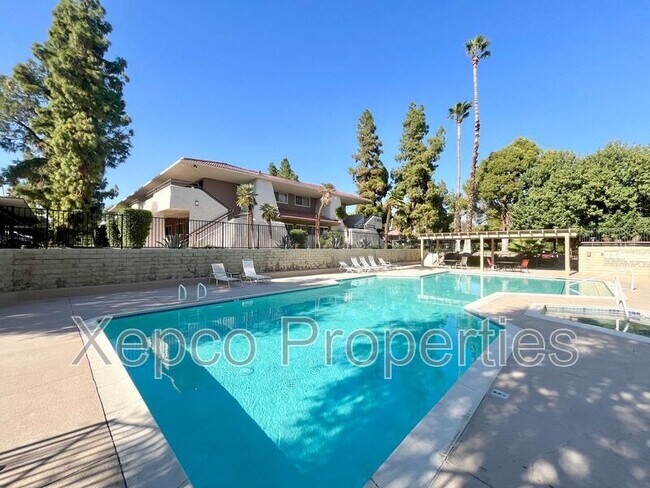 Building Photo - 2857 N Los Felices Rd