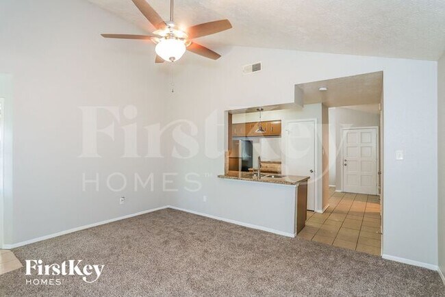 Foto del edificio - 3813 Clover Ln