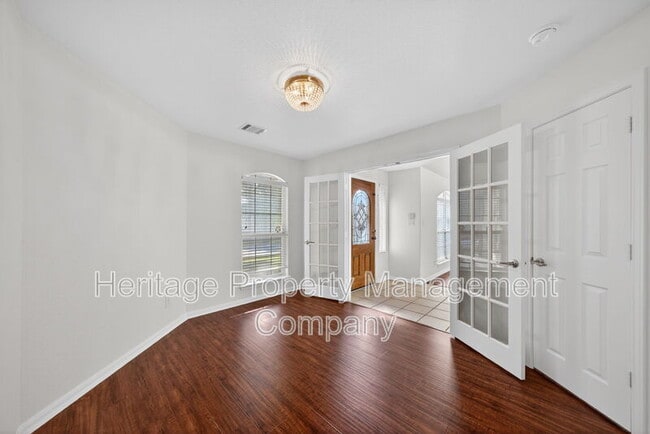 Building Photo - 1115 Willow Knoll