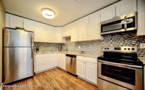 Primary Photo - 88 Arrowood Rd