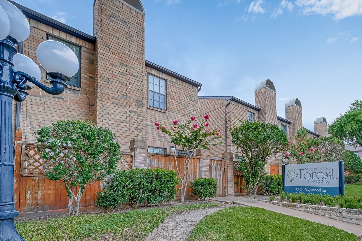 Primary Photo - 9850 Pagewood Ln
