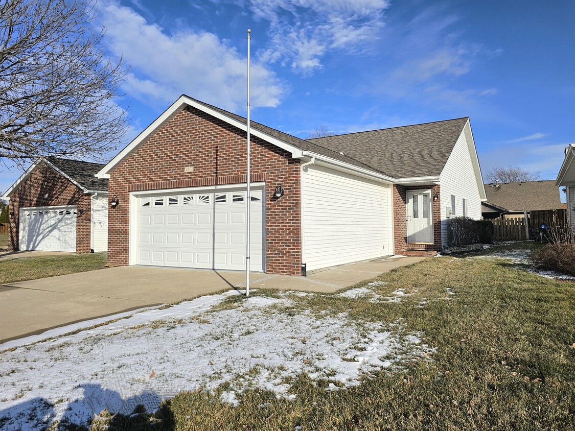 2802 Cronin Dr, Springfield, IL 62711 House Rental in Springfield, IL