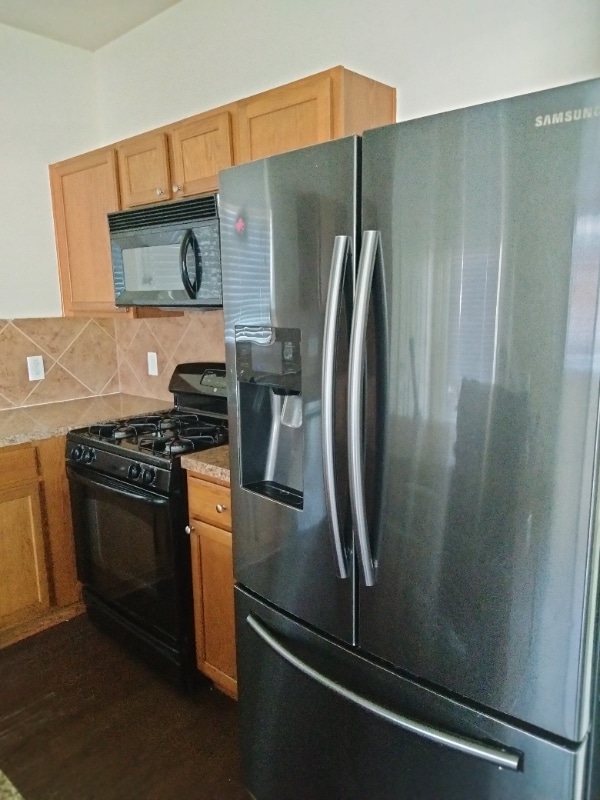 Building Photo - 20706 Settlers Lake Cir N