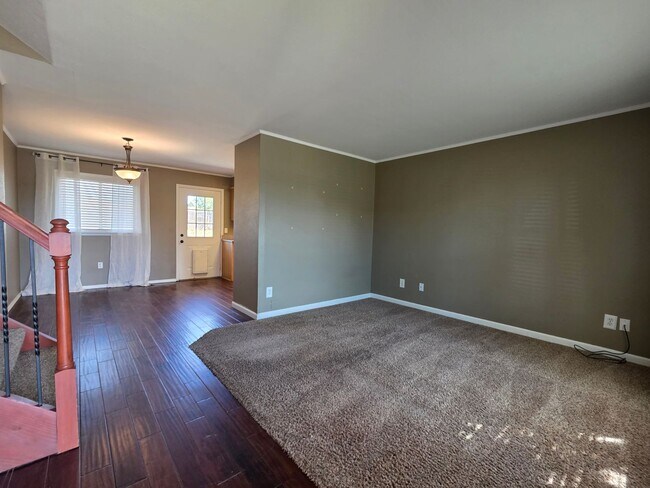 Foto del edificio - 3 Bedroom 2 Bathroom House With Huge Backy...