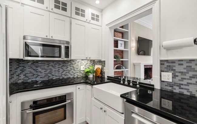 Building Photo - 82 Berkeley St