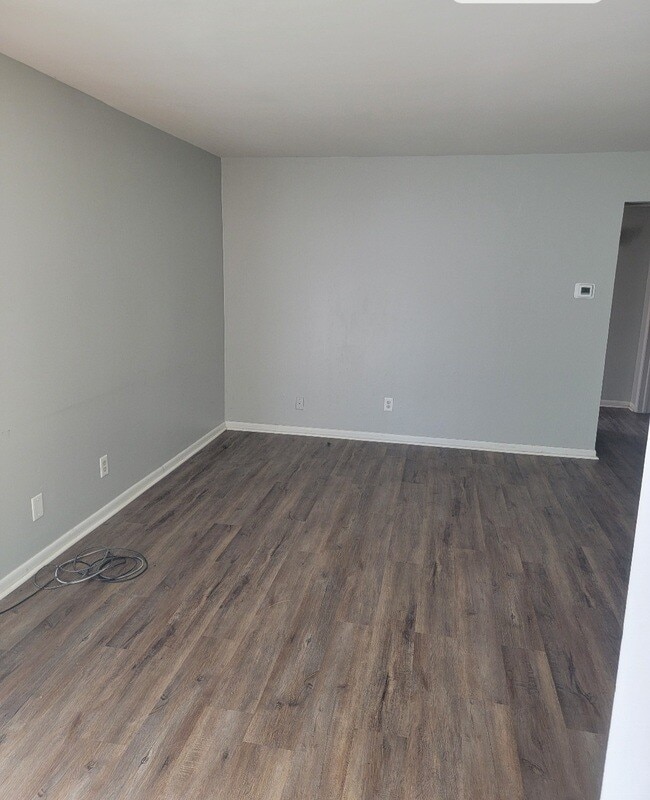 Building Photo - 628 Wooddale Terrace