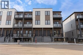Building Photo - 940 St David St N