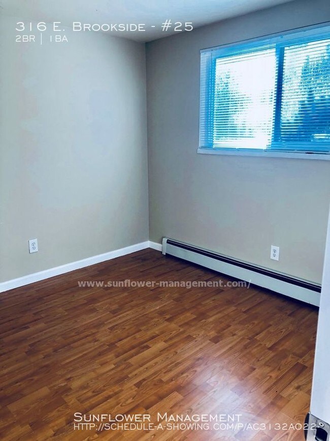 316 E Brookside St Unit 25, Colorado Springs, CO 80905 Room for Rent