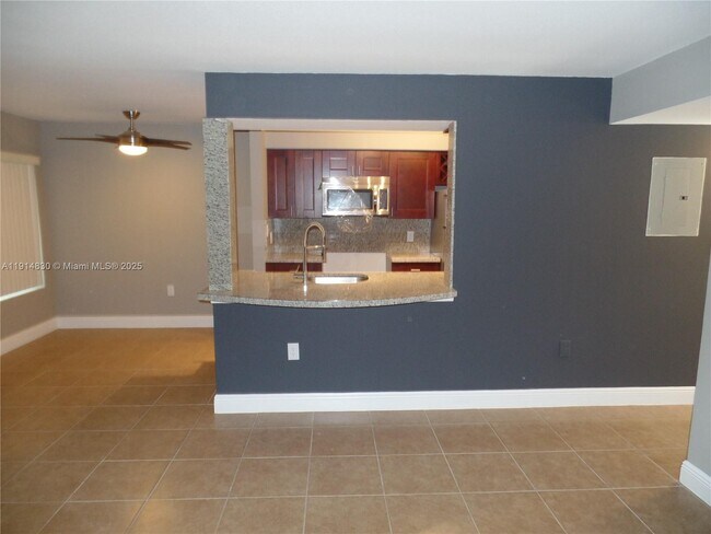 Foto del edificio - 2405 NW 33rd St