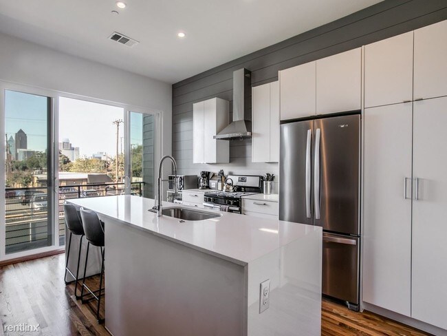Foto del edificio - 4311 San Jacinto St